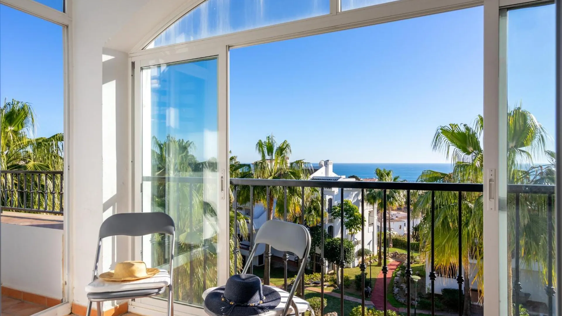 Miraflores Sea View Apartment By Costarentals - Ref 127 Sitio de Calahonda
